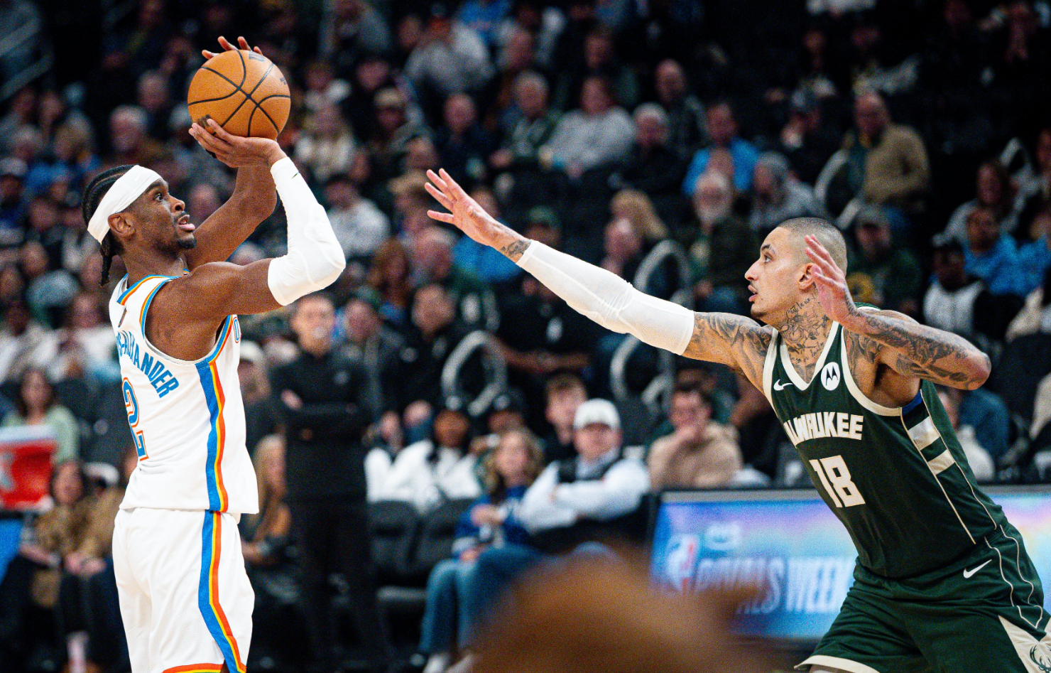 开云官方网站-轰40+11+7创纪录！亚历山大完压字母哥强到发紫 MVP概率已升至75%