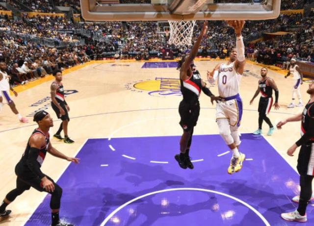 开云体育平台-湖人耐心已经耗尽？球队有意得到罗切尔与理查德森